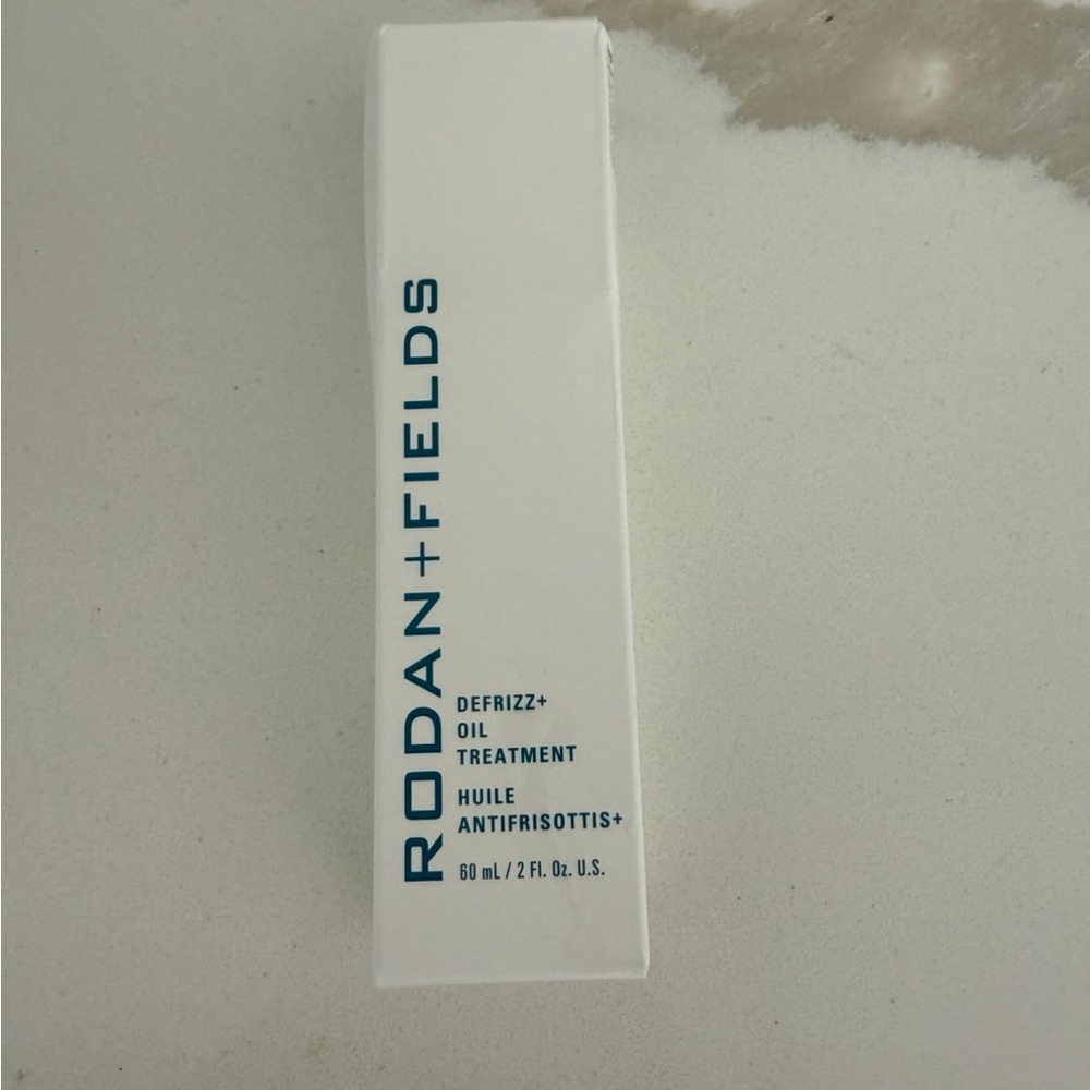 Rodan + Fields DeFrizz+ Oil Treatment - Cream